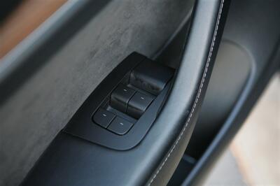 2022 Tesla Model 3 Long Range AWD   - Photo 9 - Strasburg, PA 17579