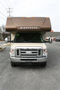 2015 Winnebago Minnie Winnie 27QP   - Photo 2 - Strasburg, PA 17579