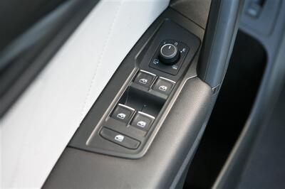 2019 Volkswagen Tiguan SEL Premium 4Motion   - Photo 9 - Strasburg, PA 17579