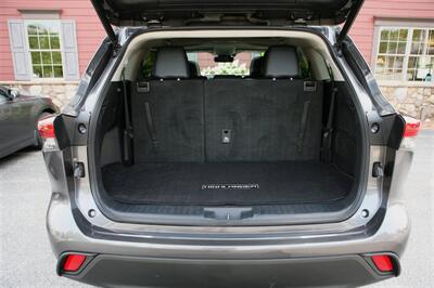 2021 Toyota Highlander Hybrid XLE AWD   - Photo 14 - Strasburg, PA 17579