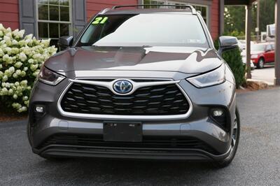 2021 Toyota Highlander Hybrid XLE AWD   - Photo 2 - Strasburg, PA 17579