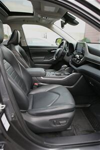 2021 Toyota Highlander Hybrid XLE AWD   - Photo 18 - Strasburg, PA 17579
