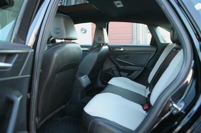 2019 Volkswagen Jetta R-Line   - Photo 12 - Strasburg, PA 17579