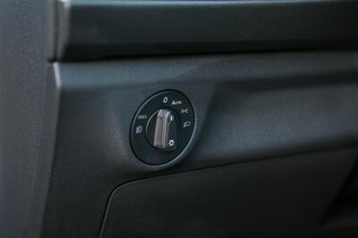 2019 Volkswagen Jetta R-Line   - Photo 10 - Strasburg, PA 17579