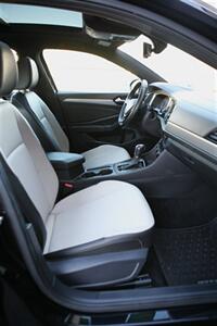 2019 Volkswagen Jetta R-Line   - Photo 15 - Strasburg, PA 17579