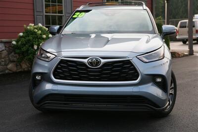 2020 Toyota Highlander XLE - Photo 2 - Strasburg, PA 17579