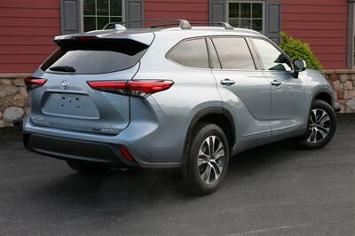 2020 Toyota Highlander XLE - Photo 5 - Strasburg, PA 17579
