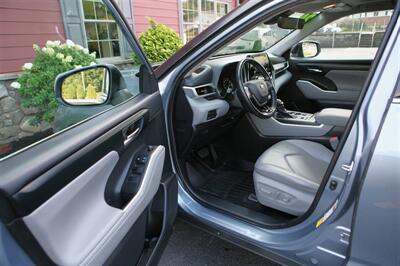 2020 Toyota Highlander XLE - Photo 8 - Strasburg, PA 17579