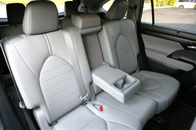 2020 Toyota Highlander XLE - Photo 18 - Strasburg, PA 17579