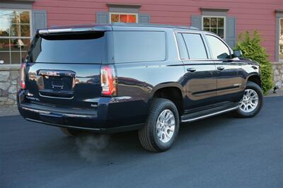 2020 GMC Yukon XL SLT 4X4 - Photo 5 - Strasburg, PA 17579