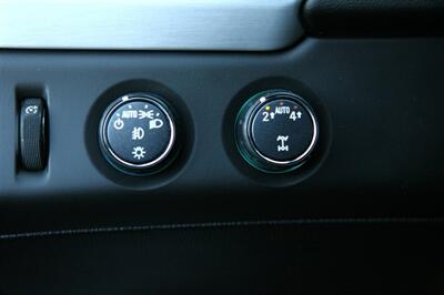 2020 GMC Yukon XL SLT 4X4 - Photo 13 - Strasburg, PA 17579