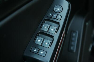 2020 GMC Yukon XL SLT 4X4 - Photo 9 - Strasburg, PA 17579