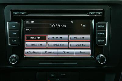 2015 Volkswagen Jetta S w/tech 5-Speed Manual   - Photo 18 - Strasburg, PA 17579