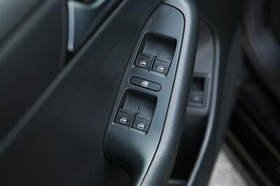 2015 Volkswagen Jetta S w/tech 5-Speed Manual   - Photo 9 - Strasburg, PA 17579