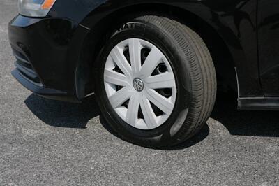 2015 Volkswagen Jetta S w/tech 5-Speed Manual   - Photo 3 - Strasburg, PA 17579