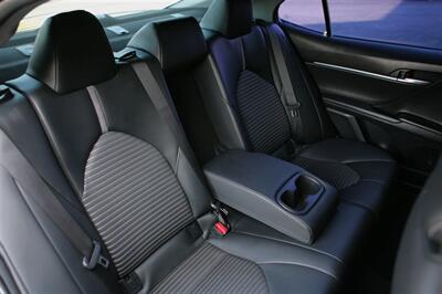 2023 Toyota Camry SE Nightshade   - Photo 15 - Strasburg, PA 17579