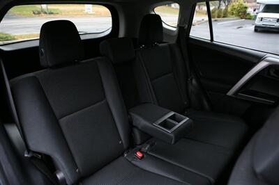 2017 Toyota RAV4 LE AWD   - Photo 16 - Strasburg, PA 17579