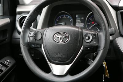 2017 Toyota RAV4 LE AWD   - Photo 19 - Strasburg, PA 17579