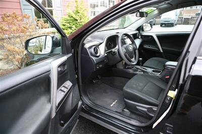 2017 Toyota RAV4 LE AWD   - Photo 8 - Strasburg, PA 17579