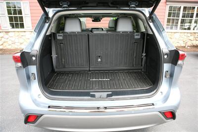 2021 Toyota Highlander Platinum AWD   - Photo 17 - Strasburg, PA 17579