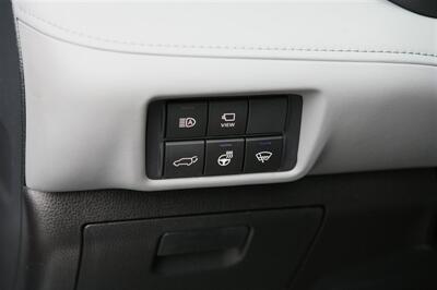 2021 Toyota Highlander Platinum AWD   - Photo 11 - Strasburg, PA 17579