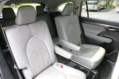 2021 Toyota Highlander Platinum AWD   - Photo 20 - Strasburg, PA 17579