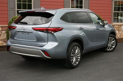 2021 Toyota Highlander Platinum AWD   - Photo 5 - Strasburg, PA 17579