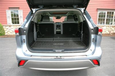 2021 Toyota Highlander Platinum AWD   - Photo 18 - Strasburg, PA 17579