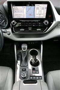 2021 Toyota Highlander Platinum AWD   - Photo 24 - Strasburg, PA 17579