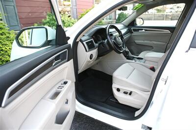 2019 Volkswagen Atlas V6 SE w/tech AWD   - Photo 8 - Strasburg, PA 17579