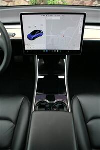 2020 Tesla Model 3 Long Range - Photo 18 - Strasburg, PA 17579