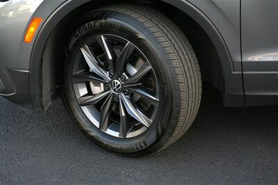 2022 Volkswagen Tiguan SE FWD   - Photo 3 - Strasburg, PA 17579