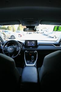 2021 Toyota RAV4 Hybrid LE AWD   - Photo 16 - Strasburg, PA 17579