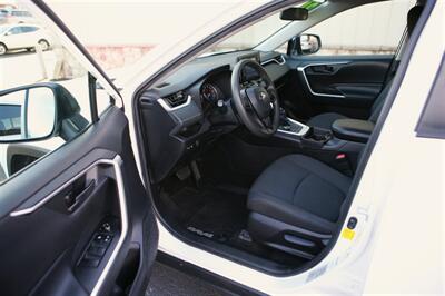 2021 Toyota RAV4 Hybrid LE AWD   - Photo 8 - Strasburg, PA 17579