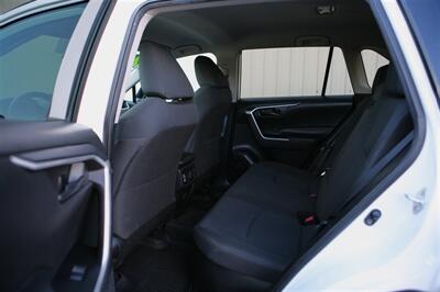 2021 Toyota RAV4 Hybrid LE AWD   - Photo 11 - Strasburg, PA 17579