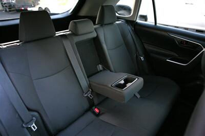 2021 Toyota RAV4 Hybrid LE AWD   - Photo 14 - Strasburg, PA 17579