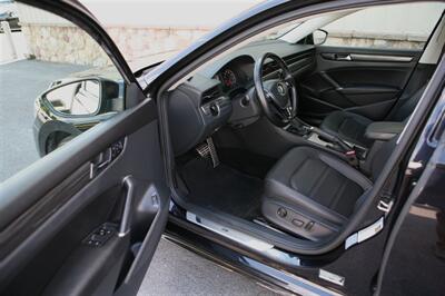 2020 Volkswagen Passat R-Line   - Photo 8 - Strasburg, PA 17579