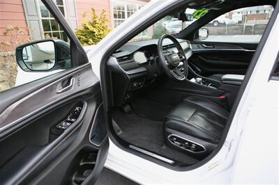 2022 Jeep Grand Cherokee L Overland - Photo 8 - Strasburg, PA 17579