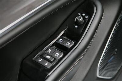 2022 Jeep Grand Cherokee L Overland - Photo 9 - Strasburg, PA 17579