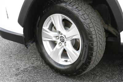 2021 Toyota RAV4 XLE AWD   - Photo 3 - Strasburg, PA 17579
