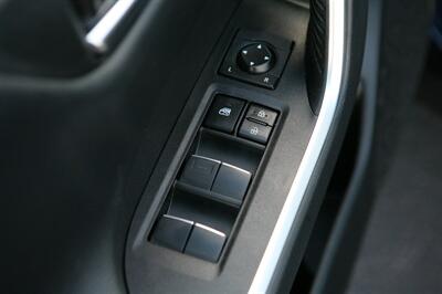 2019 Toyota RAV4 Hybrid Limited   - Photo 9 - Strasburg, PA 17579