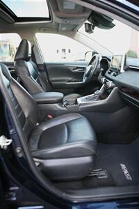 2019 Toyota RAV4 Hybrid Limited   - Photo 18 - Strasburg, PA 17579