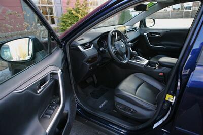2019 Toyota RAV4 Hybrid Limited   - Photo 8 - Strasburg, PA 17579