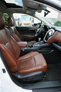 2022 Subaru Outback Touring XT AWD   - Photo 19 - Strasburg, PA 17579