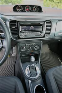 2013 Volkswagen Beetle Turbo PZEV   - Photo 17 - Strasburg, PA 17579