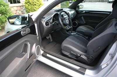 2013 Volkswagen Beetle Turbo PZEV   - Photo 8 - Strasburg, PA 17579