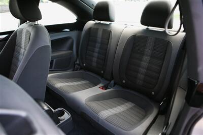 2013 Volkswagen Beetle Turbo PZEV   - Photo 13 - Strasburg, PA 17579
