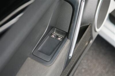 2013 Volkswagen Beetle Turbo PZEV   - Photo 9 - Strasburg, PA 17579