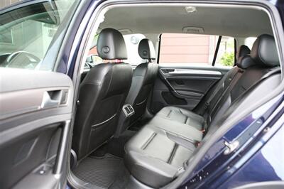 2017 Volkswagen Golf Alltrack TSI S 4Motion - Photo 13 - Strasburg, PA 17579
