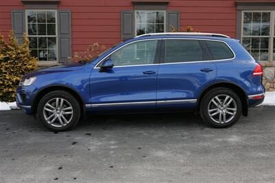 2016 Volkswagen Touareg TDI Lux AWD   - Photo 4 - Strasburg, PA 17579